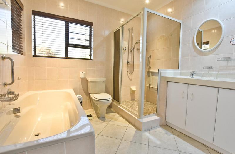 3 Bedroom Property for Sale in Vierlanden Western Cape